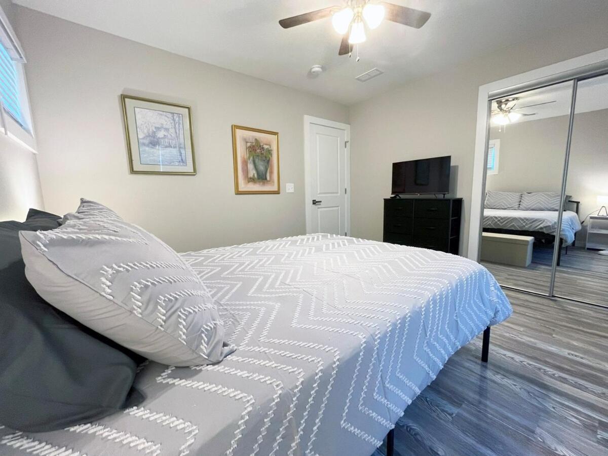 Beautiful Cozy New Build Home - Pet Friendly South Euclid Exteriör bild
