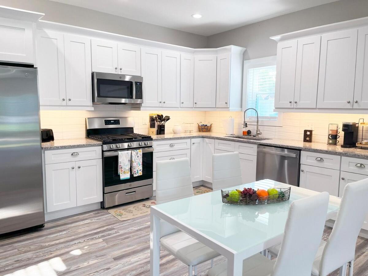 Beautiful Cozy New Build Home - Pet Friendly South Euclid Exteriör bild
